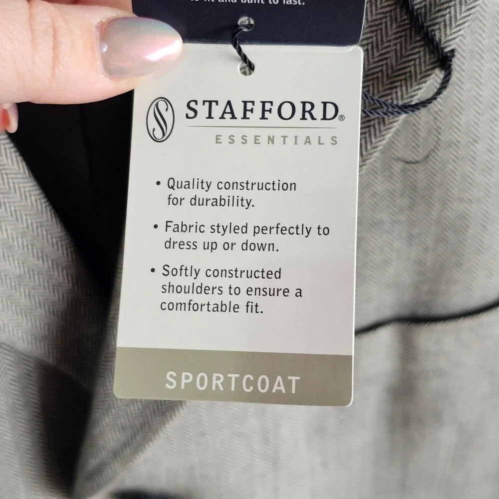 Stafford Essentials Men's Gray‎ Herringbone Classic Fit Sports Coat 42 Short NWT
